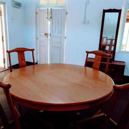 Hôtel Ceylonia Guest à Weligama Extérieur photo