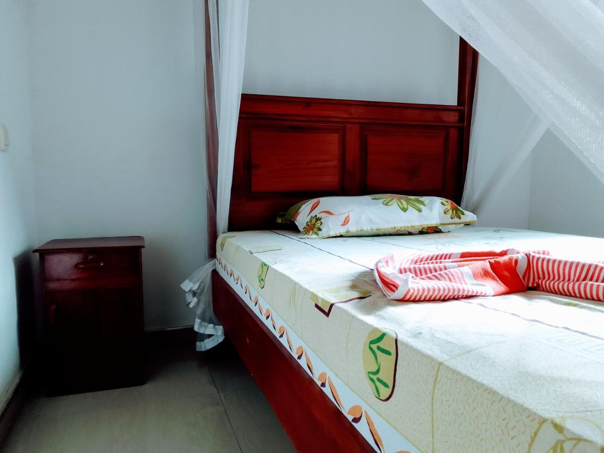 Hôtel Ceylonia Guest à Weligama Extérieur photo