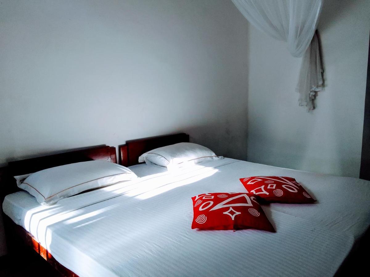 Hôtel Ceylonia Guest à Weligama Extérieur photo