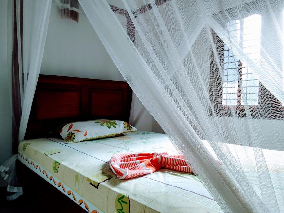 Hôtel Ceylonia Guest à Weligama Extérieur photo