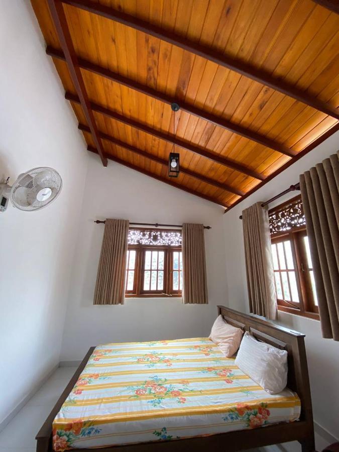 Hôtel Ceylonia Guest à Weligama Extérieur photo