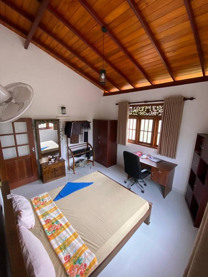 Hôtel Ceylonia Guest à Weligama Extérieur photo