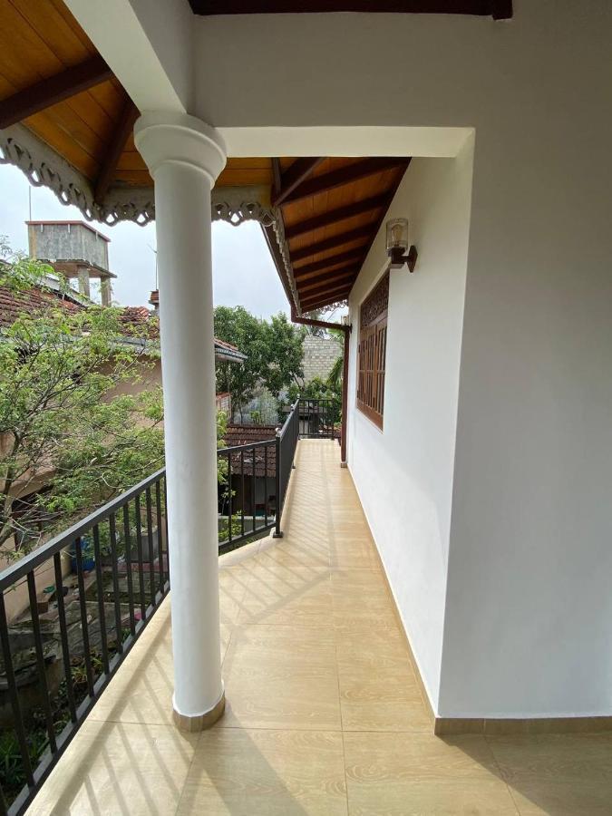 Hôtel Ceylonia Guest à Weligama Extérieur photo